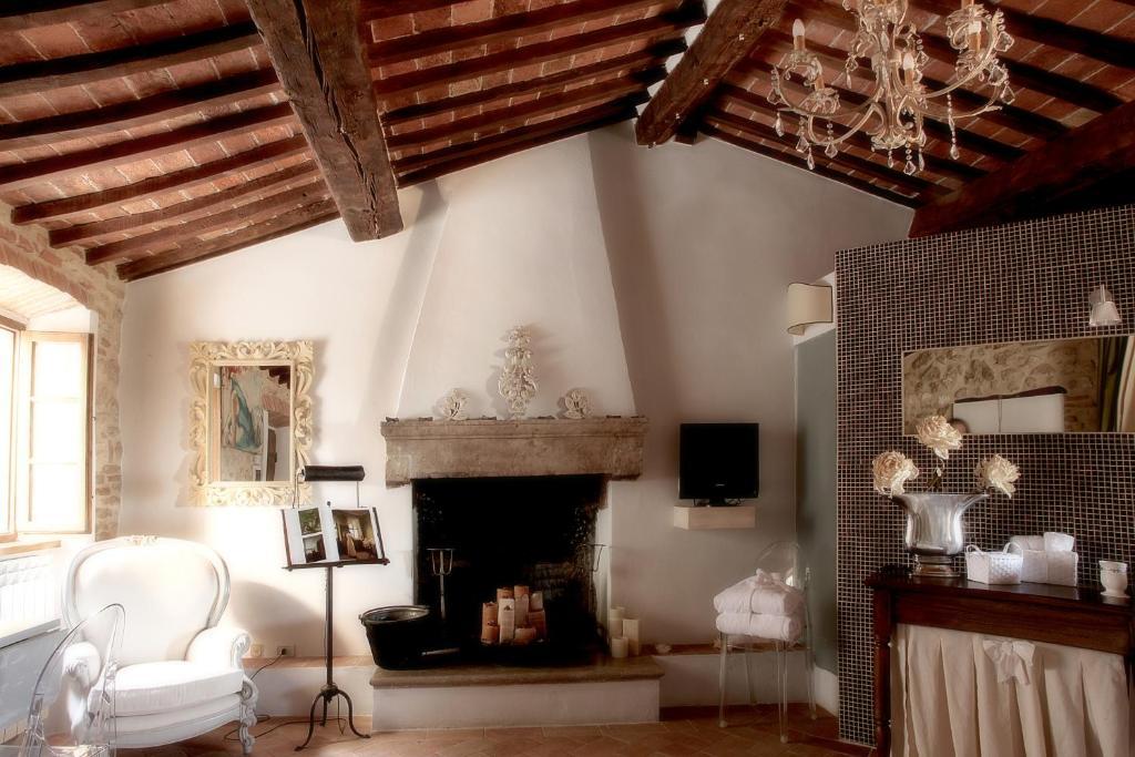 Guest House Il Borgo Di Sempronio センプロニアーノ 部屋 写真