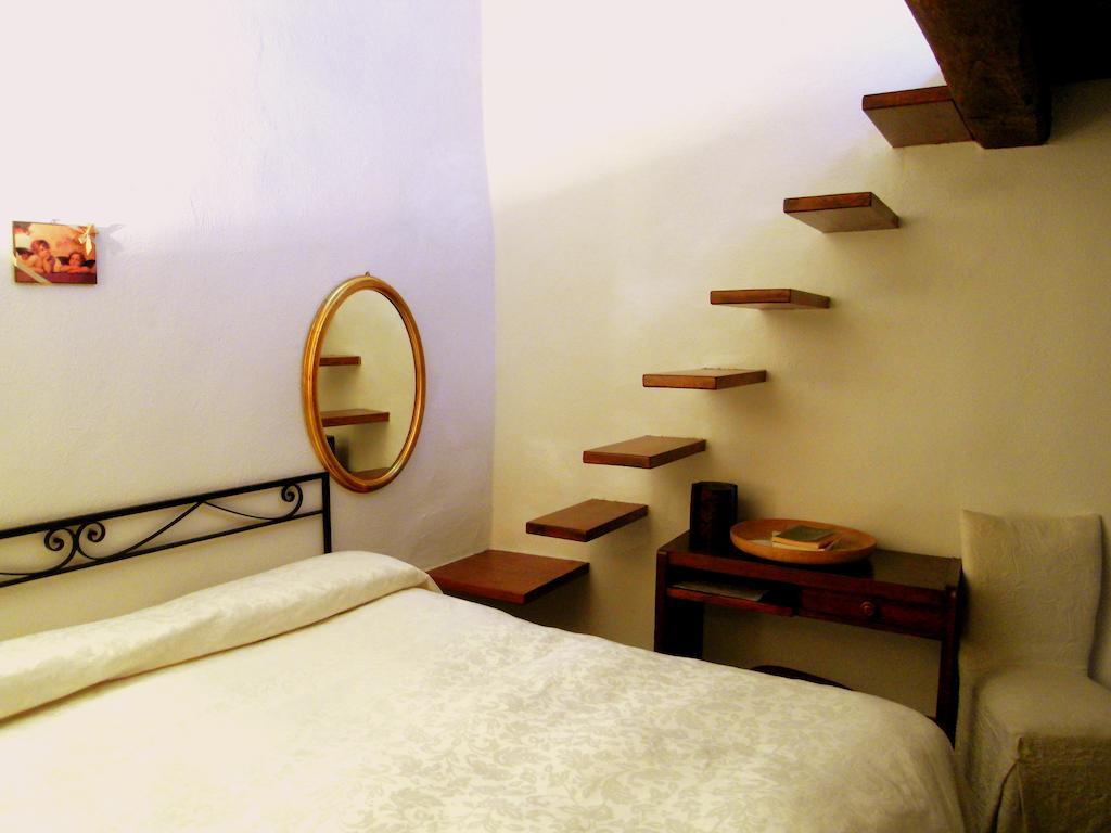 Guest House Il Borgo Di Sempronio センプロニアーノ 部屋 写真