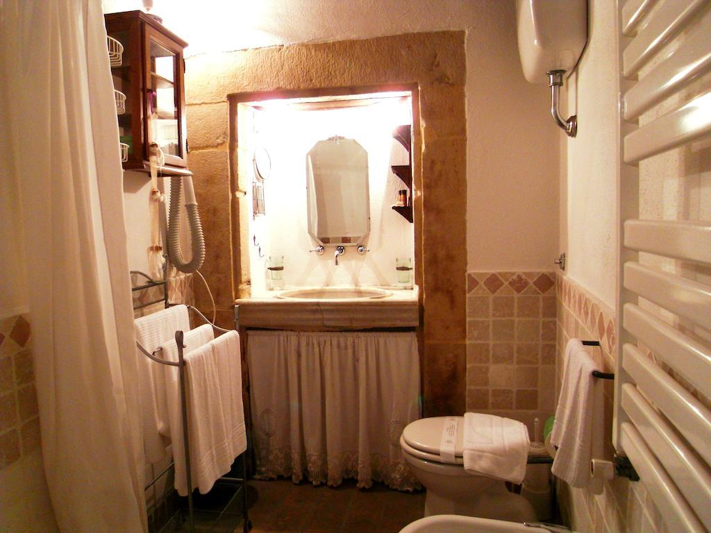 Guest House Il Borgo Di Sempronio センプロニアーノ 部屋 写真